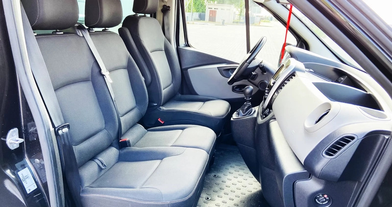 Renault Trafic cena 82900 przebieg: 90016, rok produkcji 2017 z Jarocin małe 277